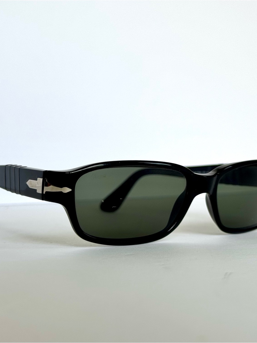 Persol 2602-S Vintage Y2K Sunglasses 55-16 polarized glass lenses Made in Italy
